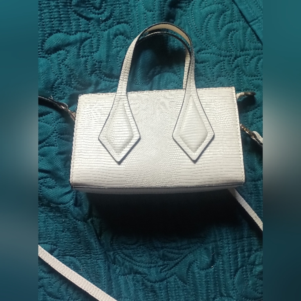 Urban Expressions 8x5x2 Cream Mini Bag.